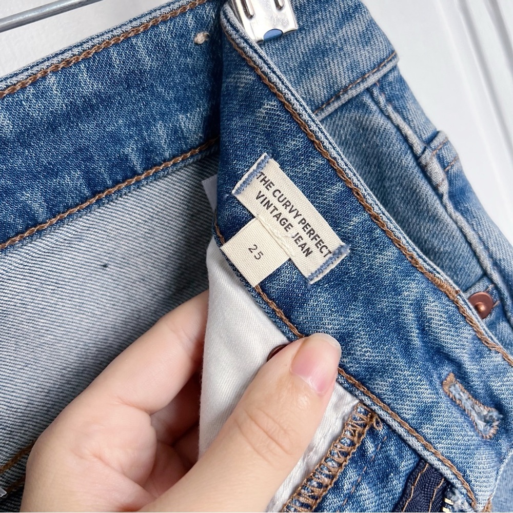 Madewell • The Curvy Perfect Vintage Jean in Denman Wash: Ripped Edition - Picture 5 of 12